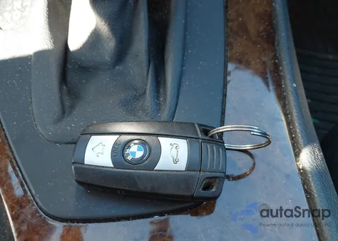 2007 BMW 328Xi из США, поврежденный, VIN WBAVC93527KX55090